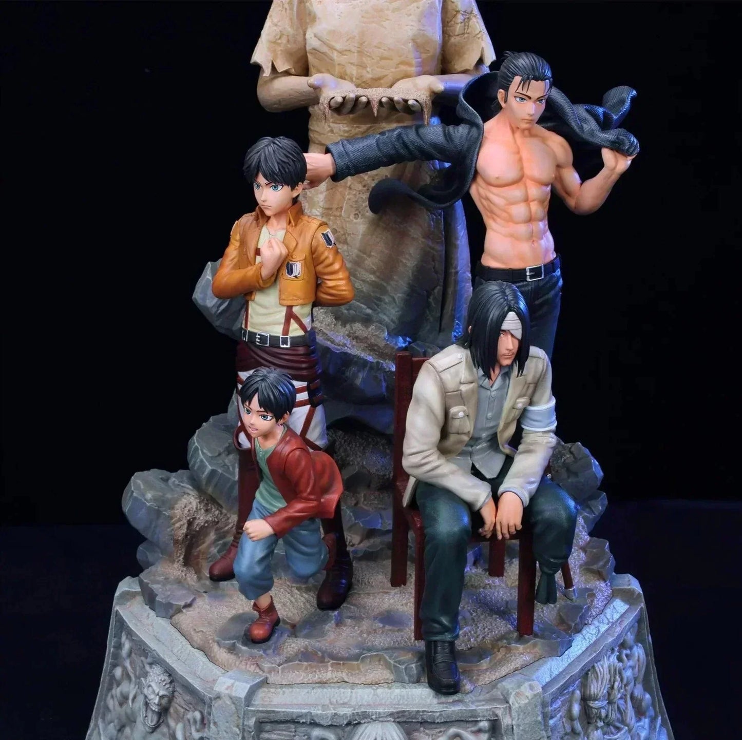 Figurine Attaque des Titans - Ymir & Eren - Anime Town