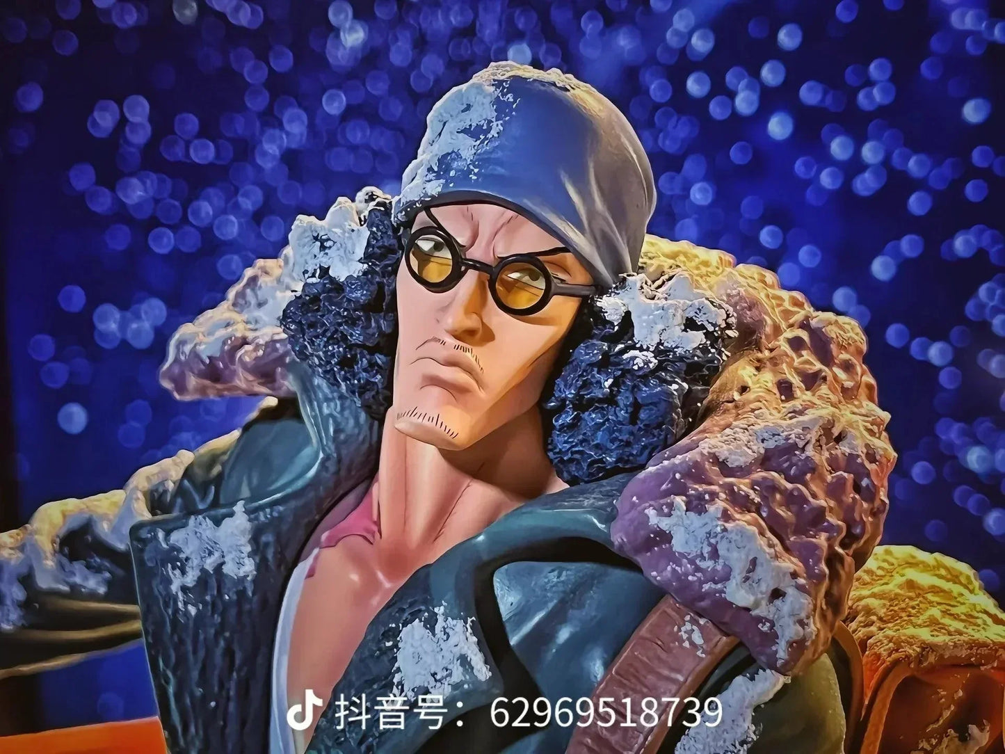 Figurine One Piece - Aokiji Kuzan "vélo"