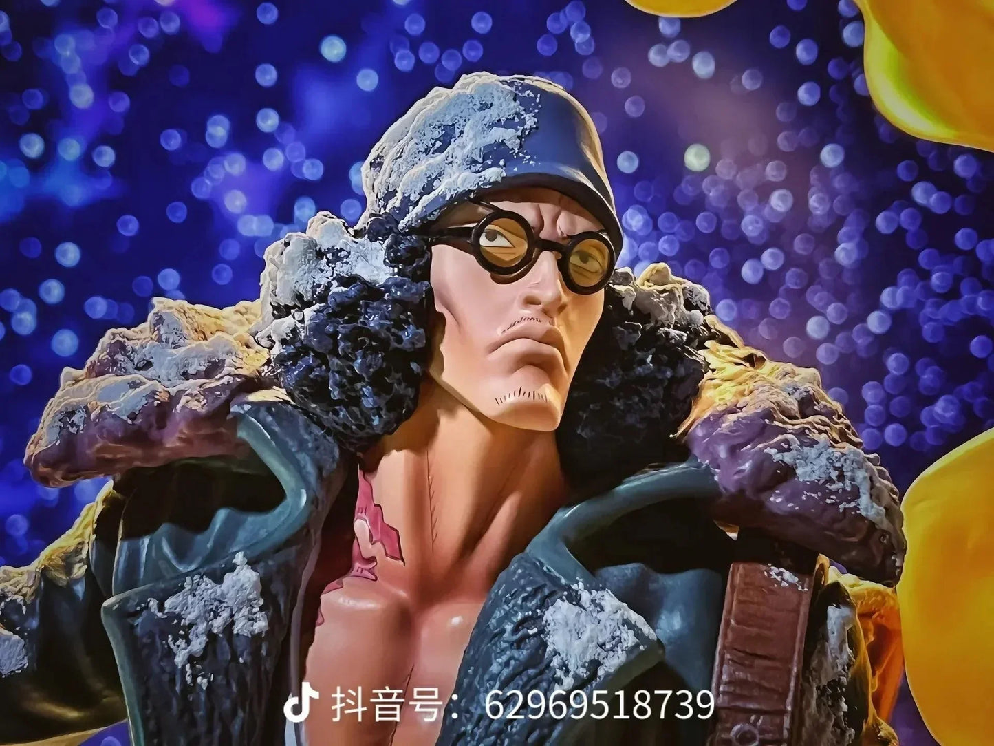 Figurine One Piece - Aokiji Kuzan "vélo"