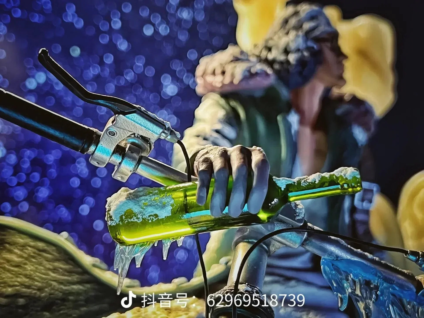 Figurine One Piece - Aokiji Kuzan "vélo"