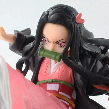 Figurine Demon Slayer - Nezuko "Coup de pied" 1