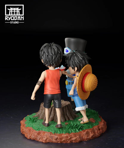 Figurine One Piece - Sabo & Ace & Luffy Fraternité Saké