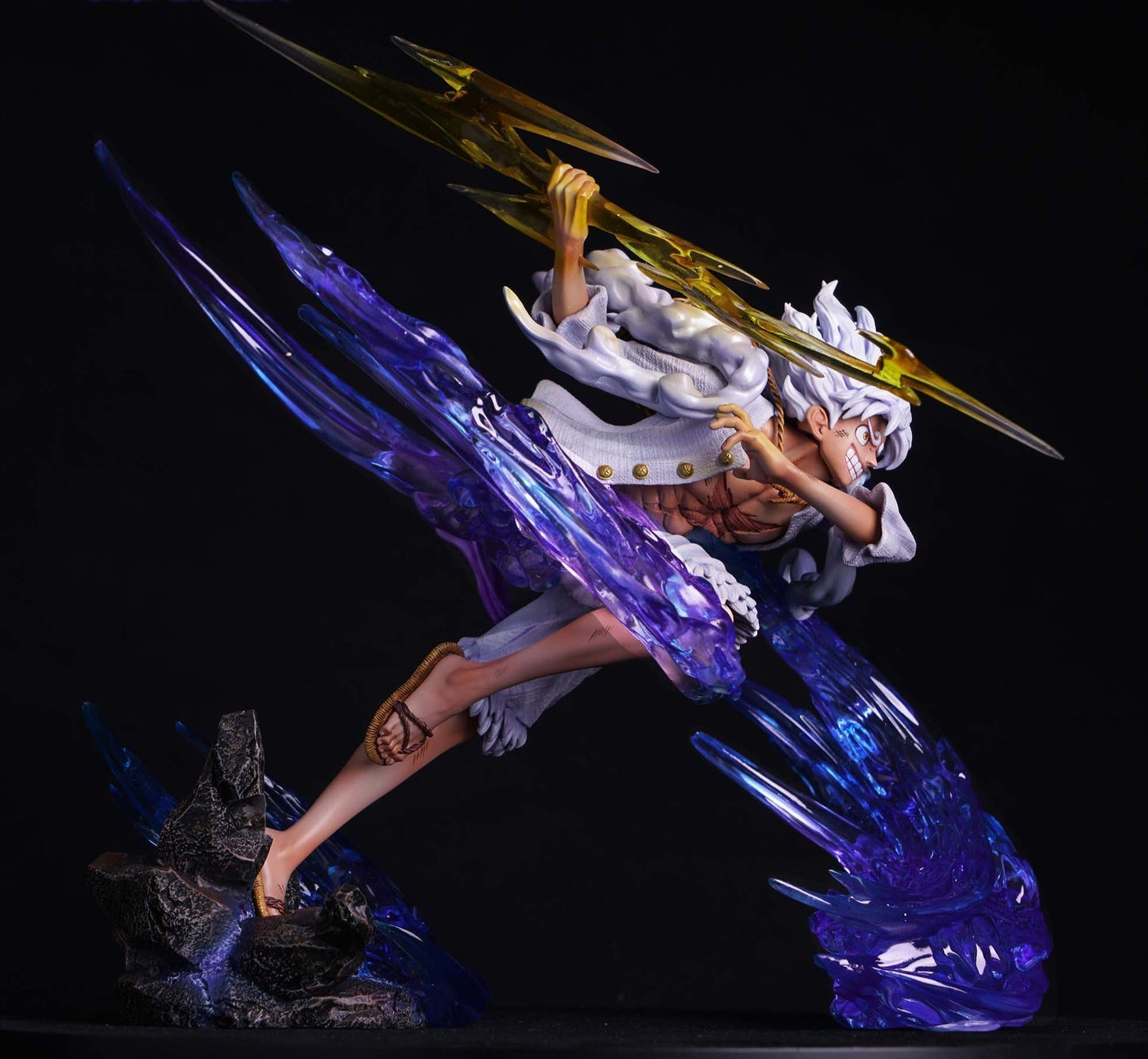 Figurine One Piece - Luffy gear 5 éclair - Anime Town