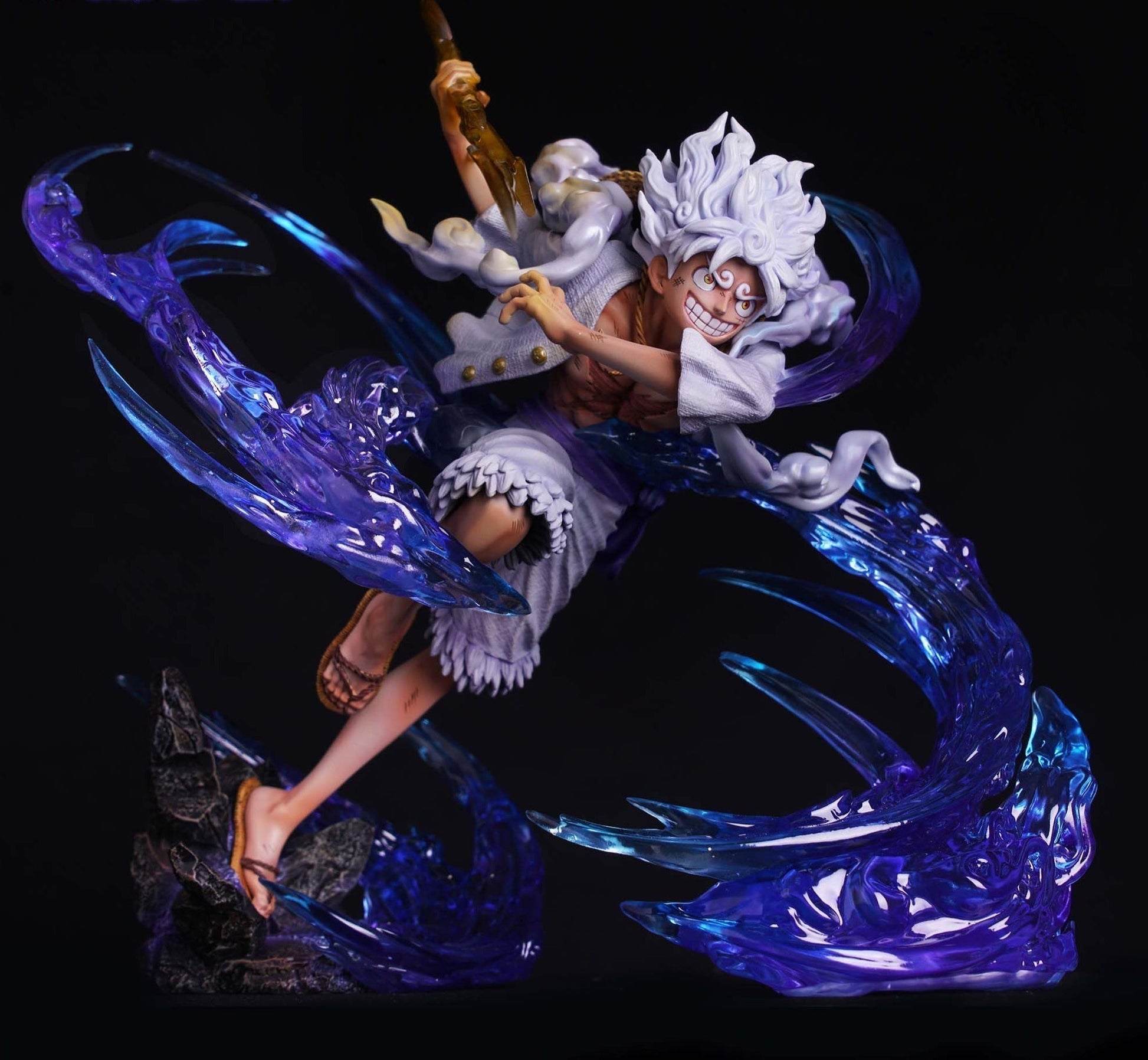 Figurine One Piece - Luffy gear 5 éclair - Anime Town