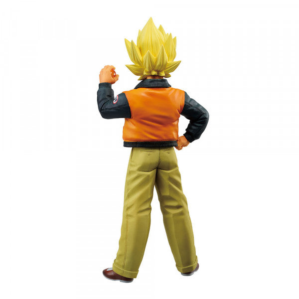 Figurine Dragon Ball Z - Sangoku "en ville"  1