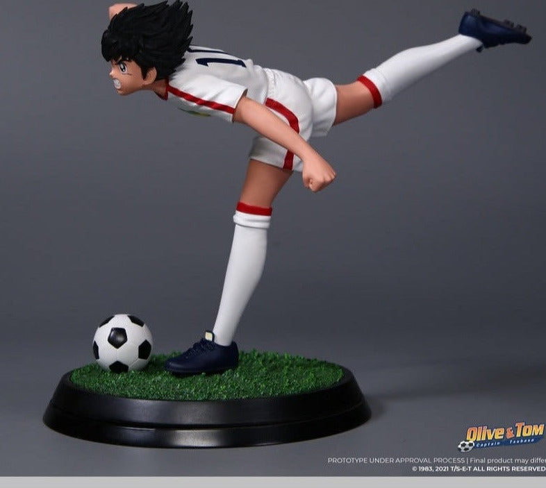Figurine Captain Tsubasa - Tsubasa tir de l'aigle - Anime Town